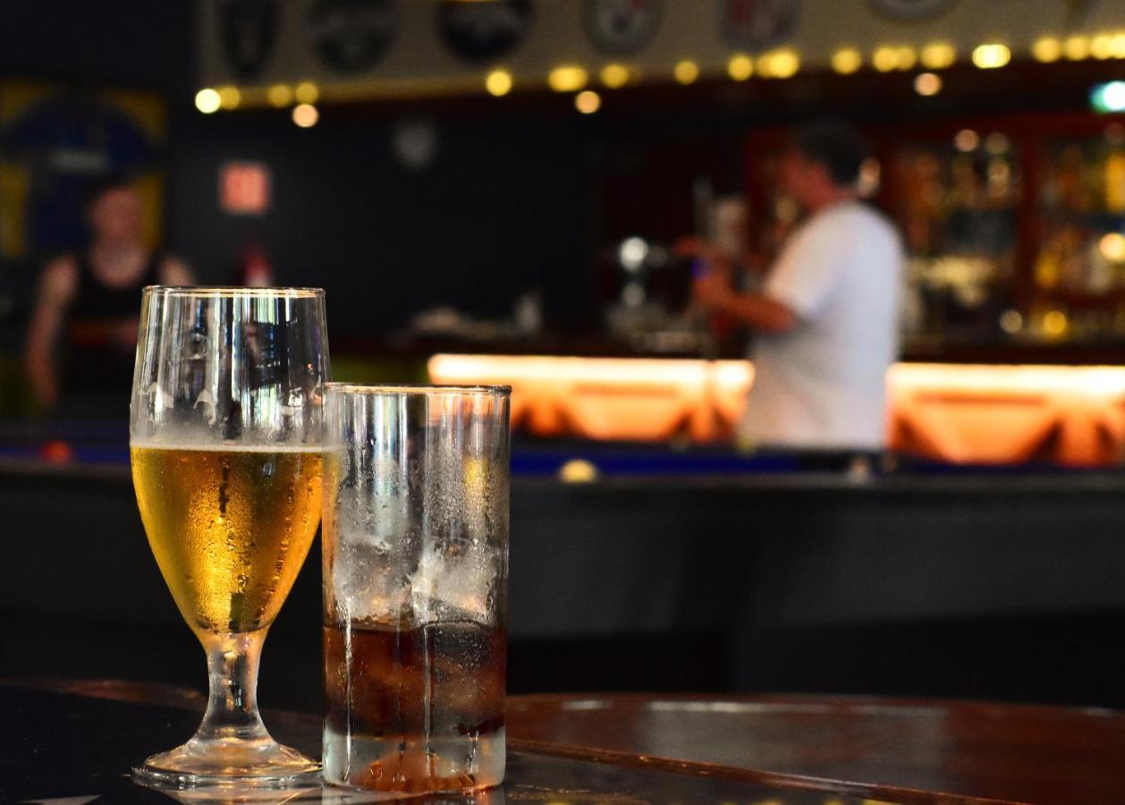 Grand Riviera Princess Playa del Carmen Luaran gambar Beer at a bar